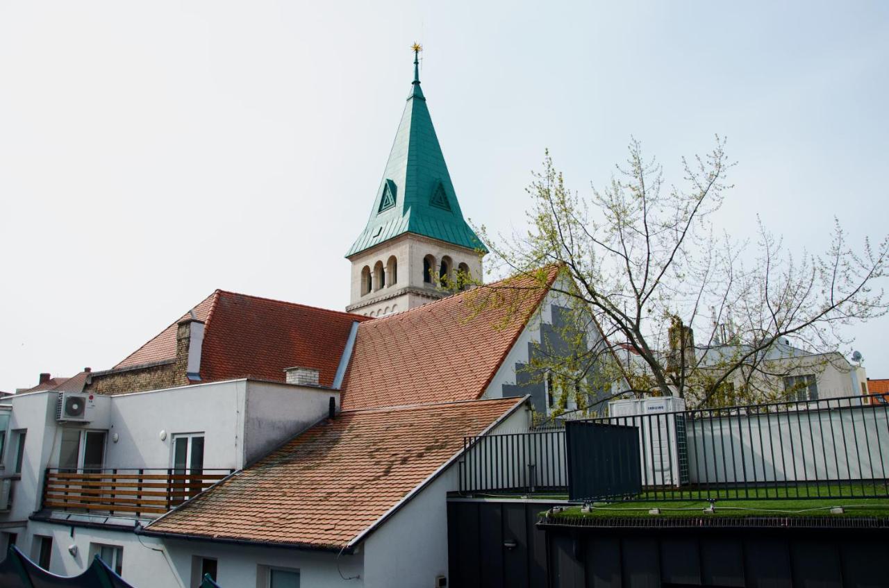 Wild Elephants Hostel Bratislava Exterior foto