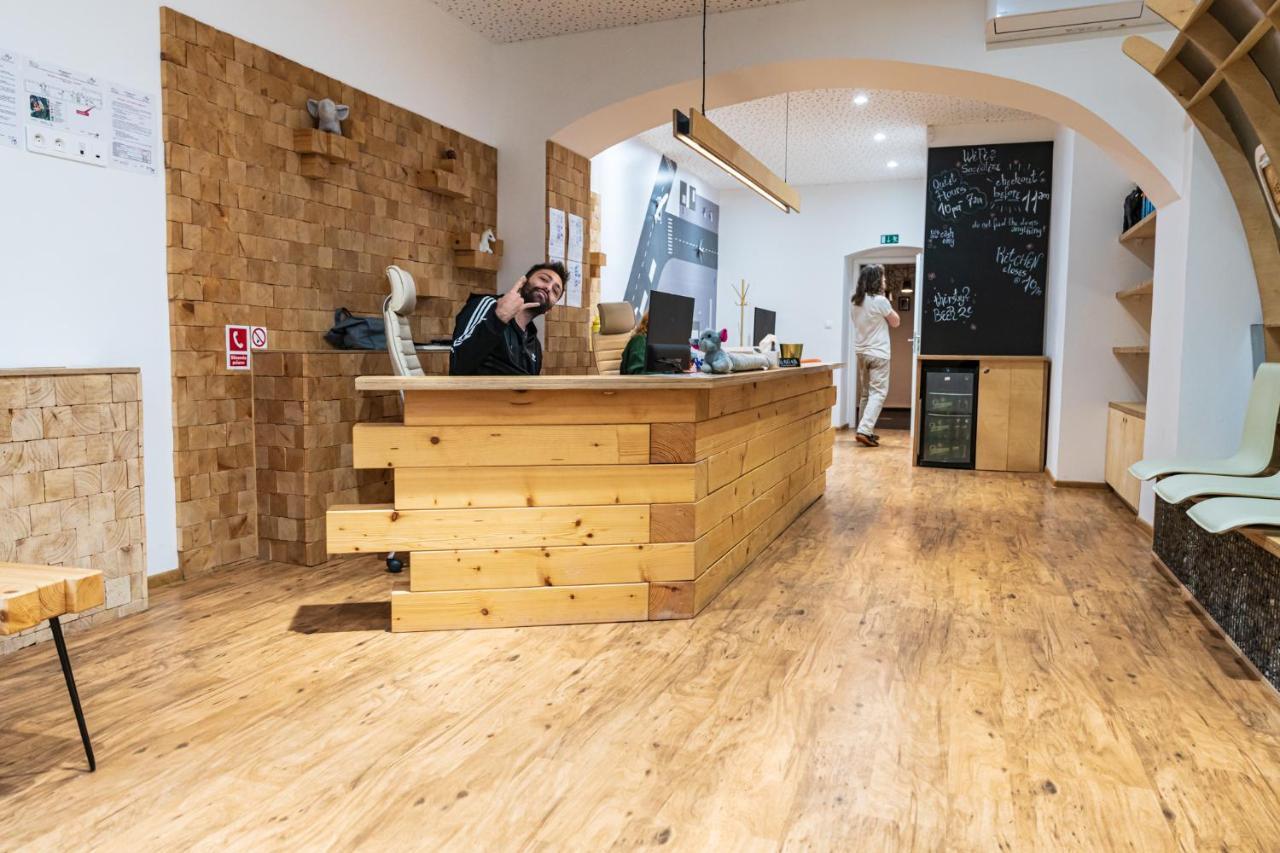 Wild Elephants Hostel Bratislava Exterior foto